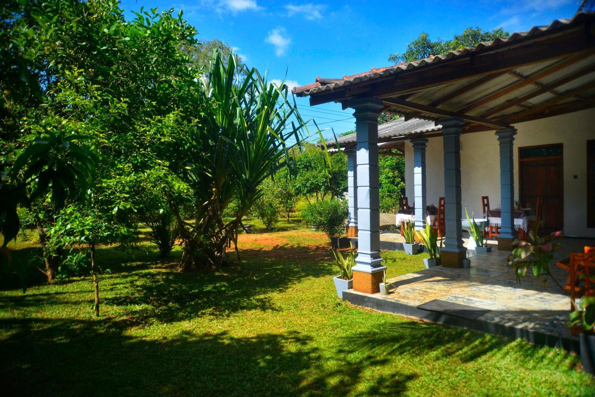 Tropical Garden Homestay Pidurangala Sigiriya Exterior foto